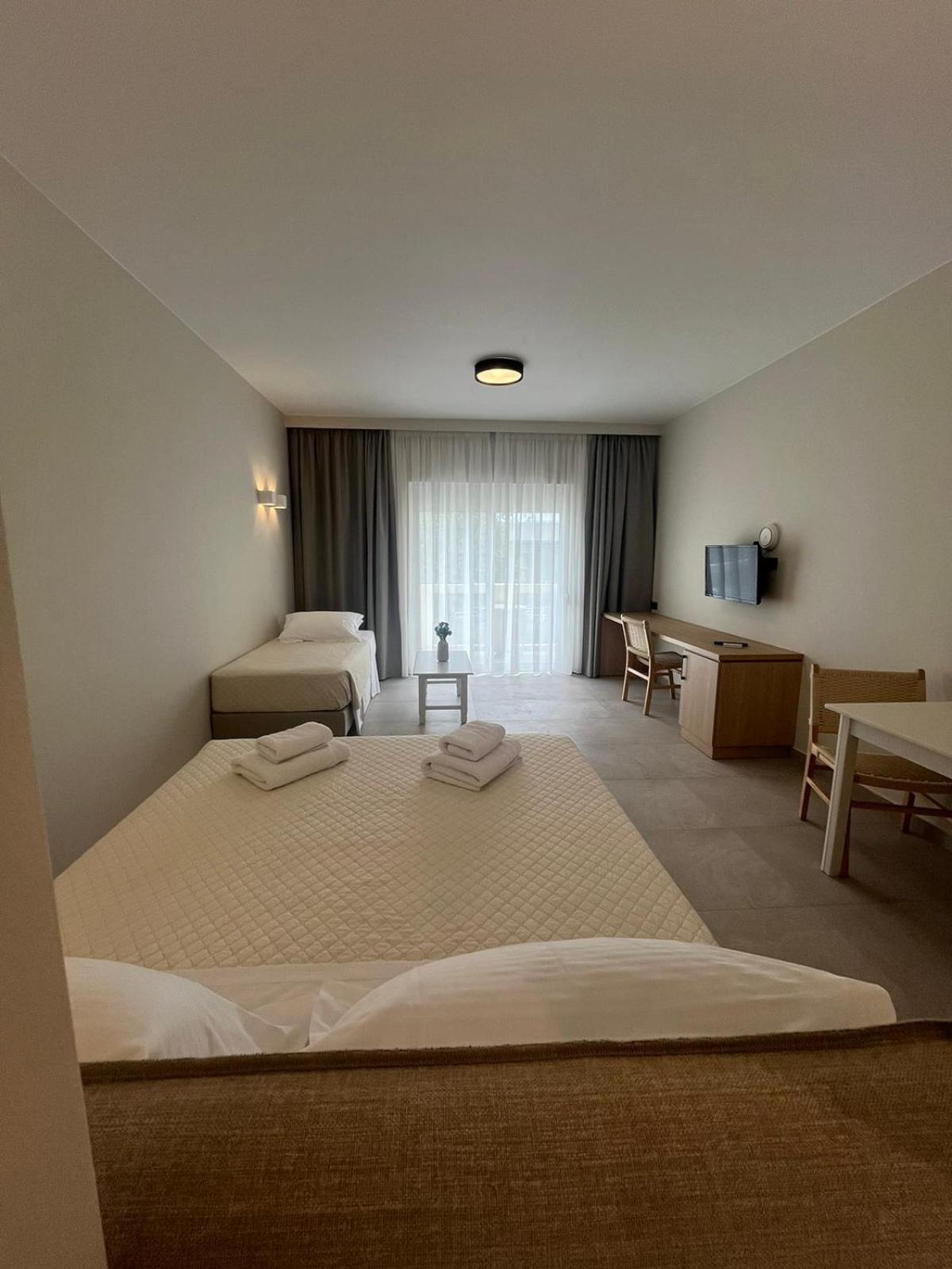 Mediterranean Sea Top Floor Палеохора Экстерьер фото