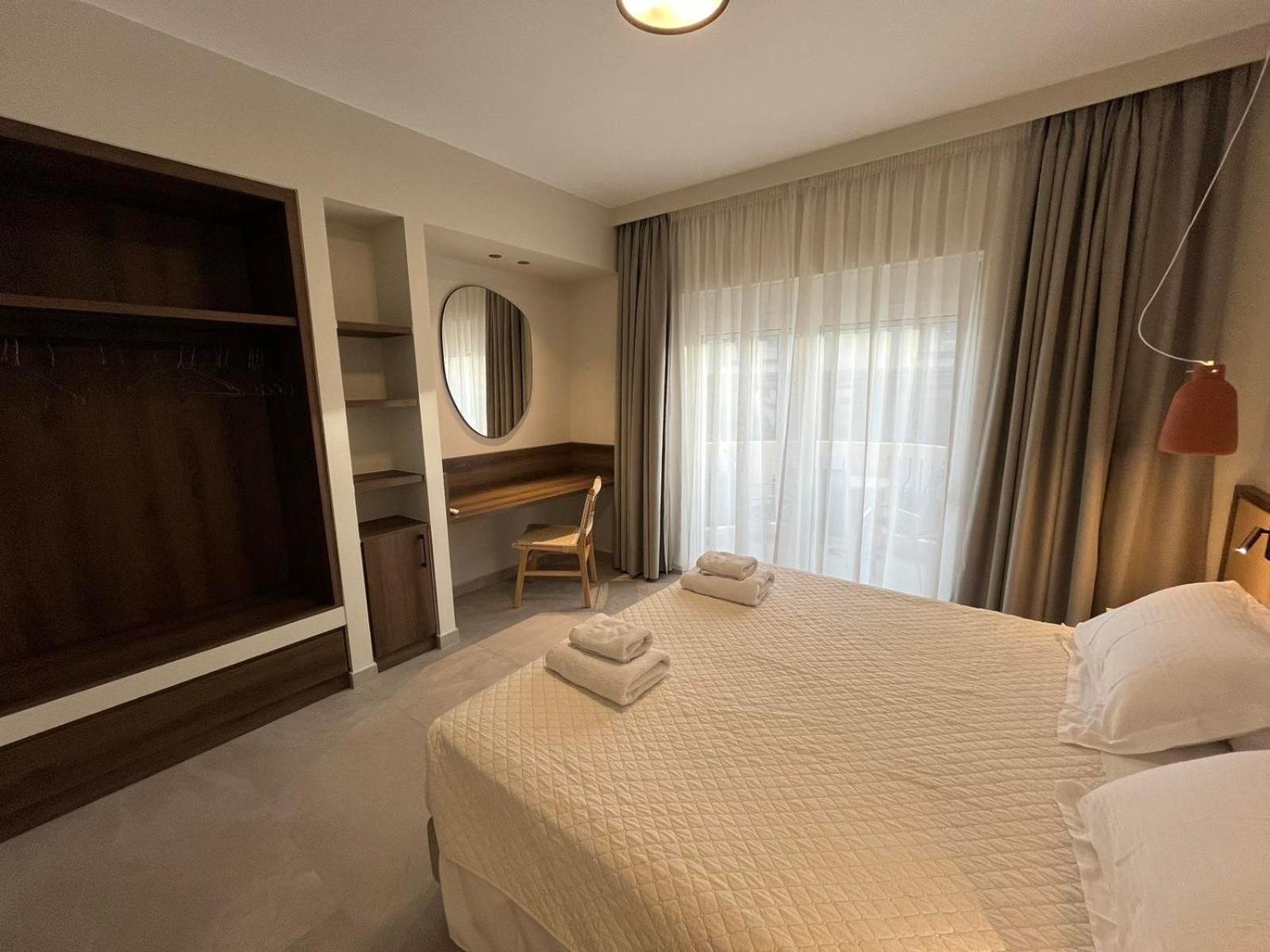 Mediterranean Sea Top Floor Палеохора Экстерьер фото