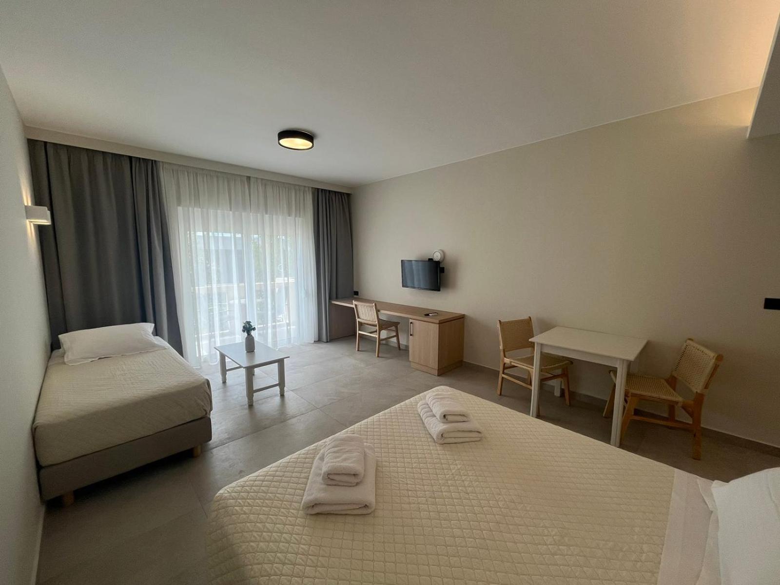 Mediterranean Sea Top Floor Палеохора Экстерьер фото