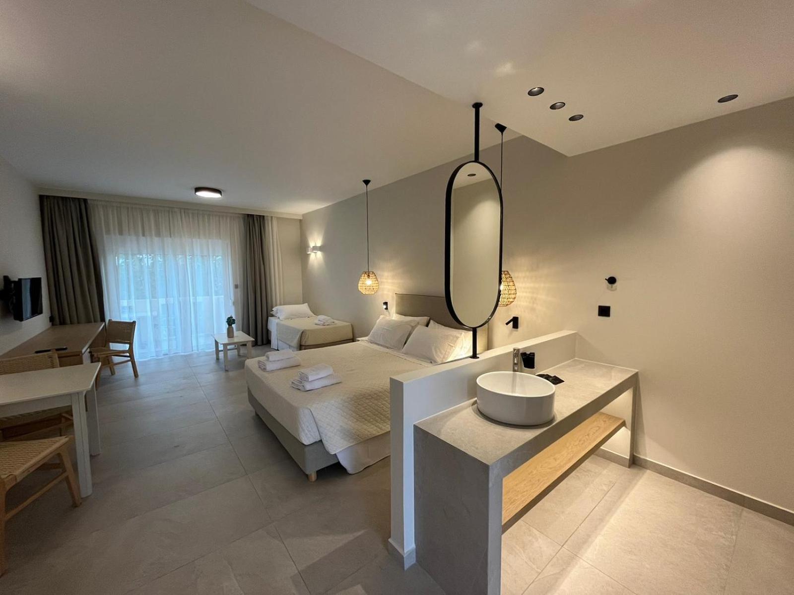 Mediterranean Sea Top Floor Палеохора Экстерьер фото