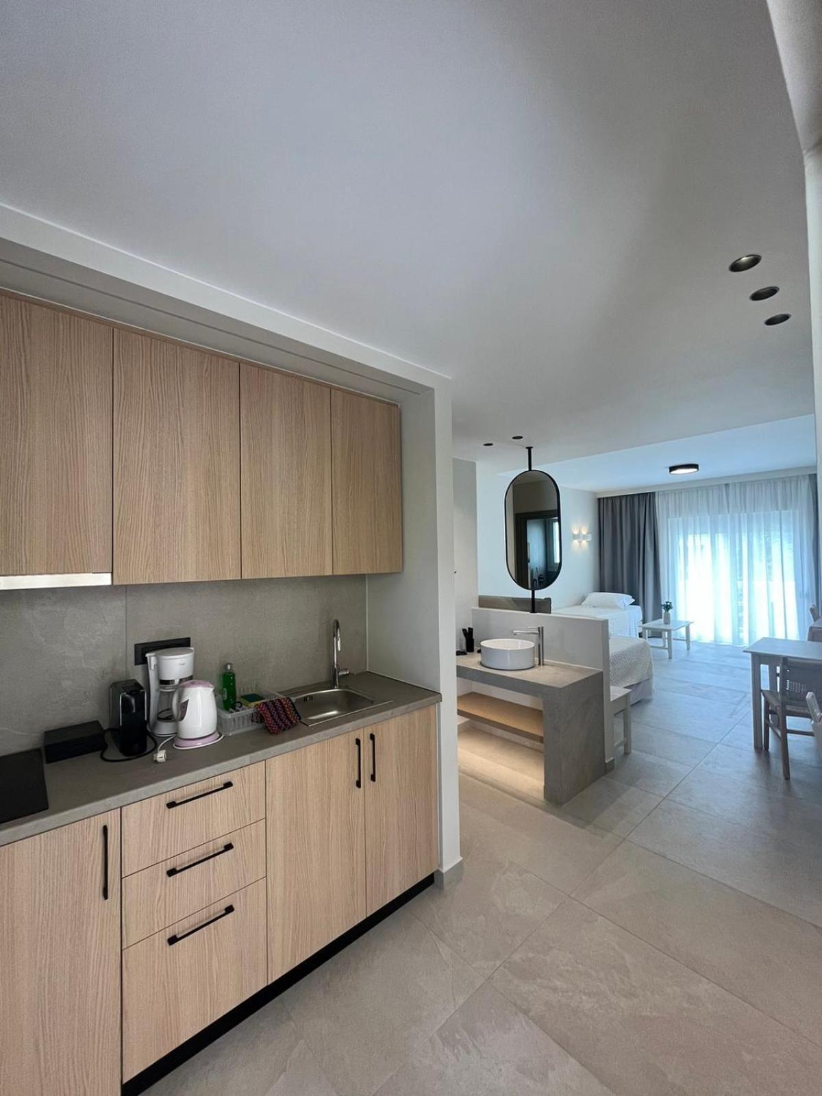Mediterranean Sea Top Floor Палеохора Экстерьер фото