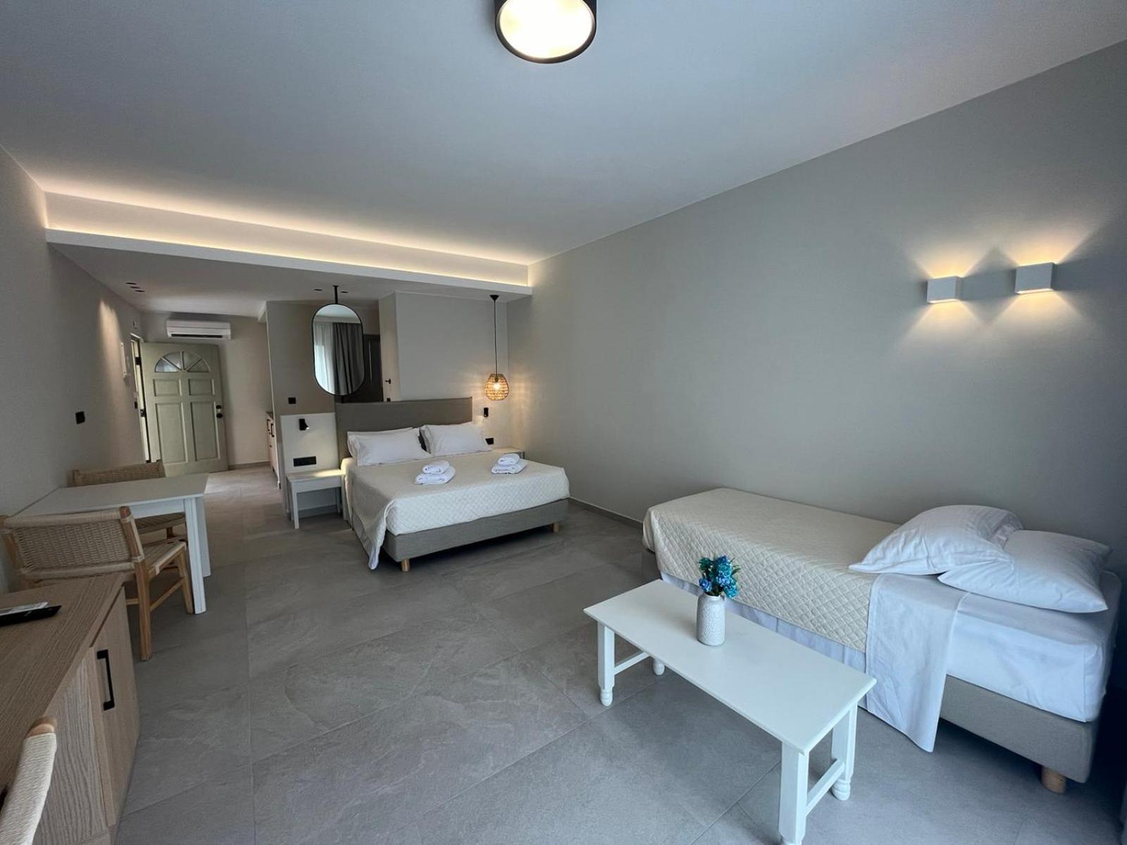 Mediterranean Sea Top Floor Палеохора Экстерьер фото
