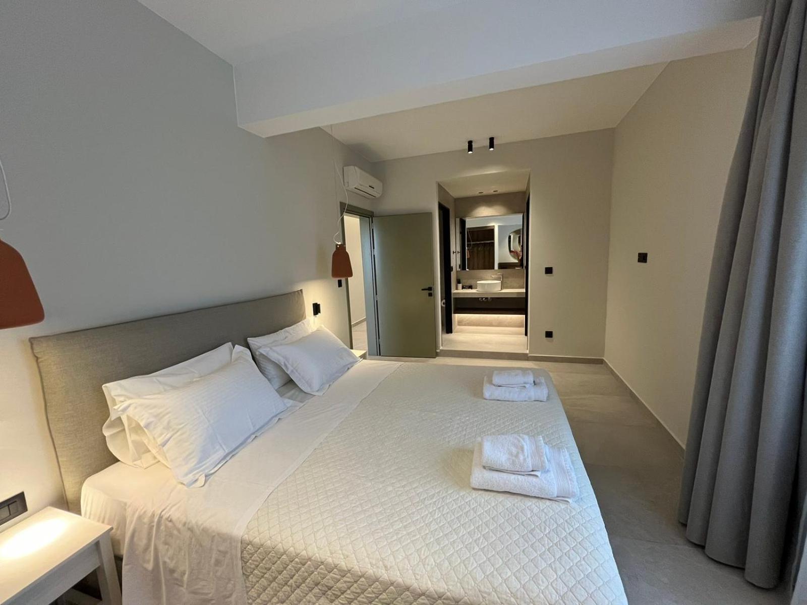 Mediterranean Sea Top Floor Палеохора Экстерьер фото