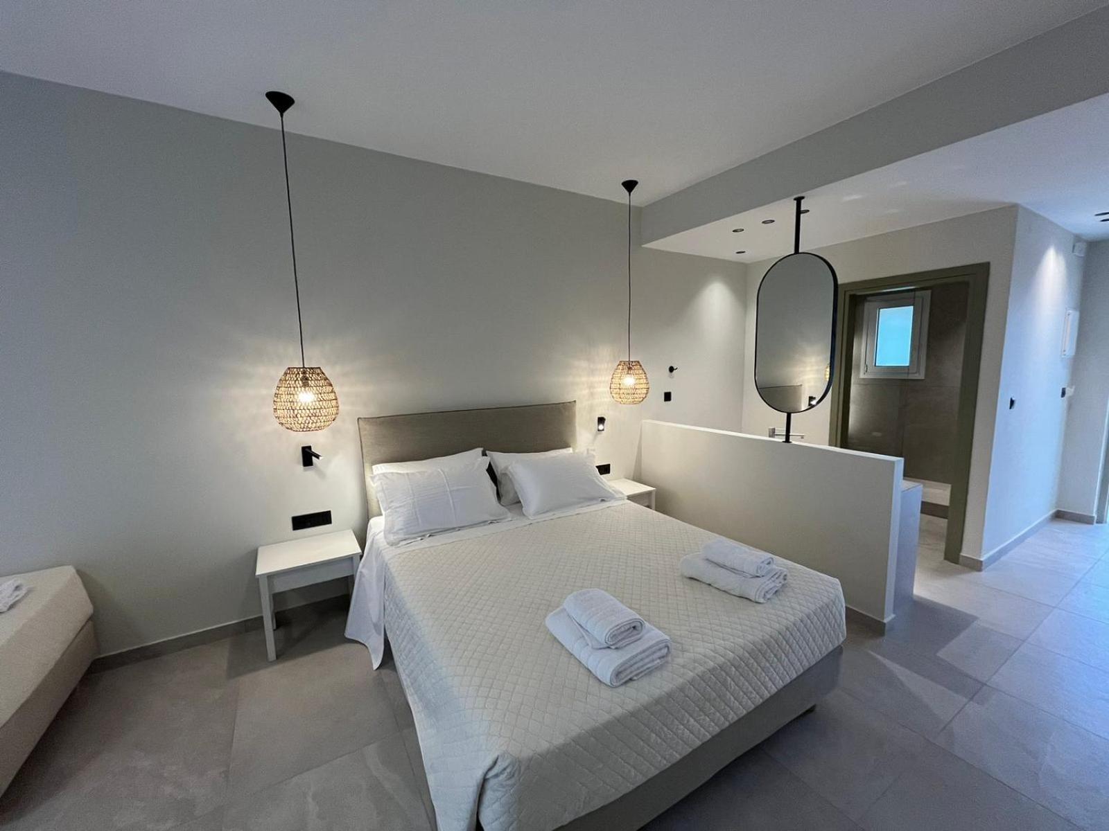 Mediterranean Sea Top Floor Палеохора Экстерьер фото