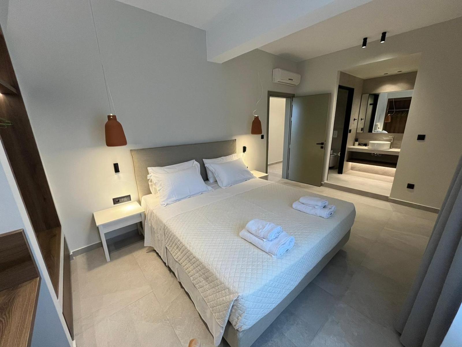 Mediterranean Sea Top Floor Палеохора Экстерьер фото