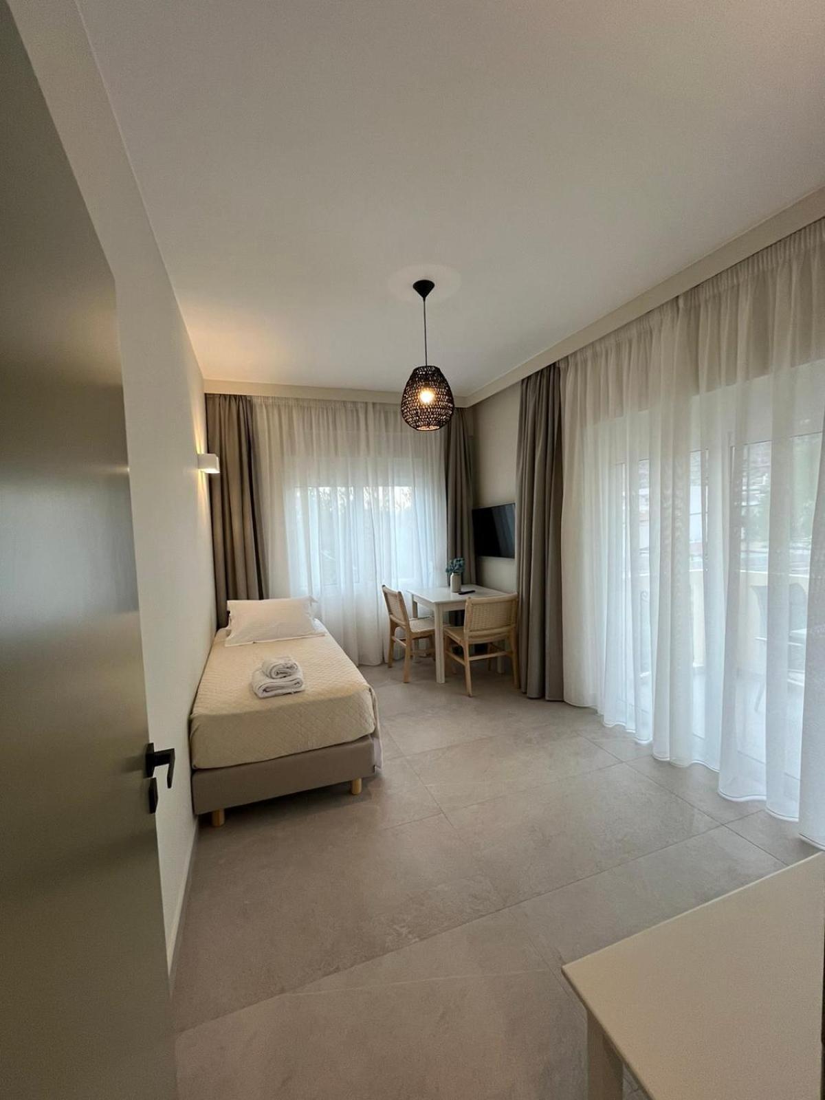 Mediterranean Sea Top Floor Палеохора Экстерьер фото