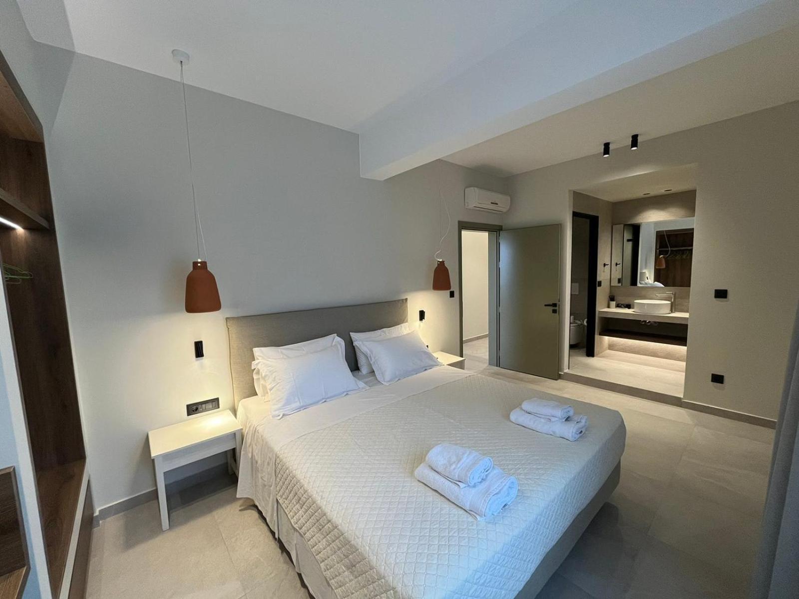 Mediterranean Sea Top Floor Палеохора Экстерьер фото